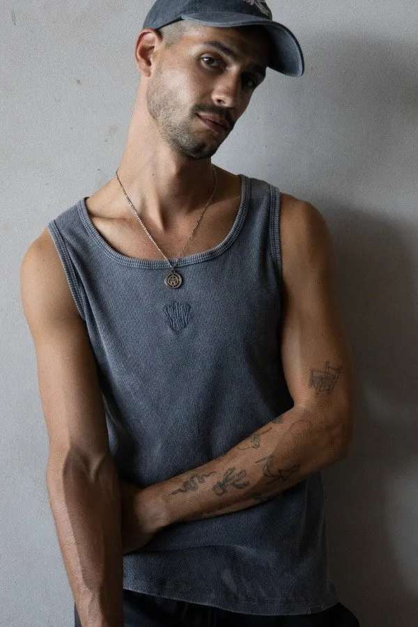 Musculosa Goth Plain Acid Grey