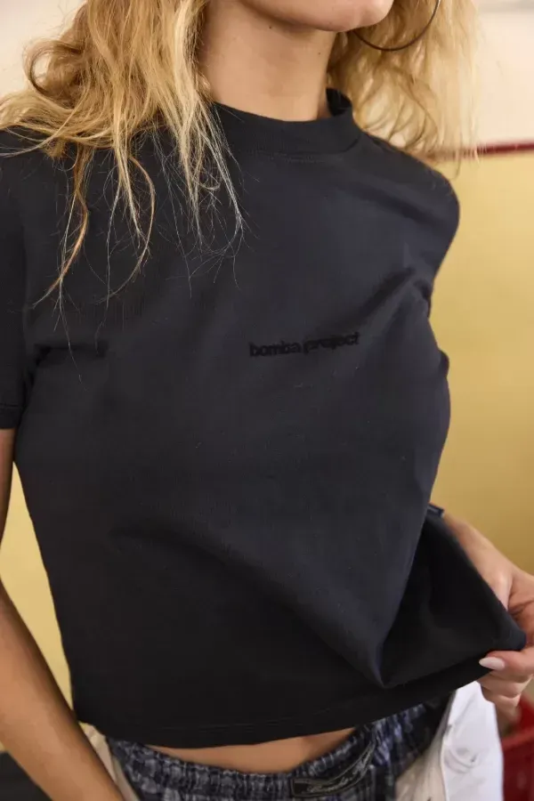 Remera Regular Fit Negra Un Clásico, foto 12